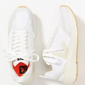 Veja Condor Sneakers Anthropologie Free People Size 39 size 8 but fit like a 7.5